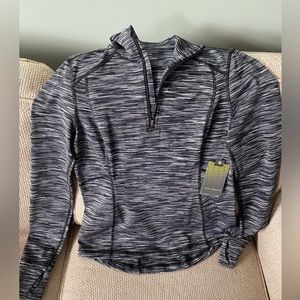 Women’s Tek Gear moisture wicking pullover (tags on) size Small